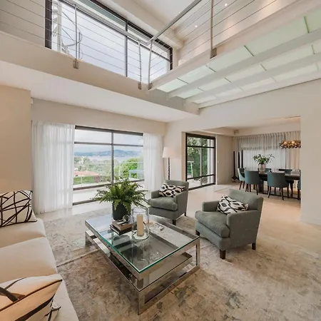 In The Stars Fine Luxe Apartment *
